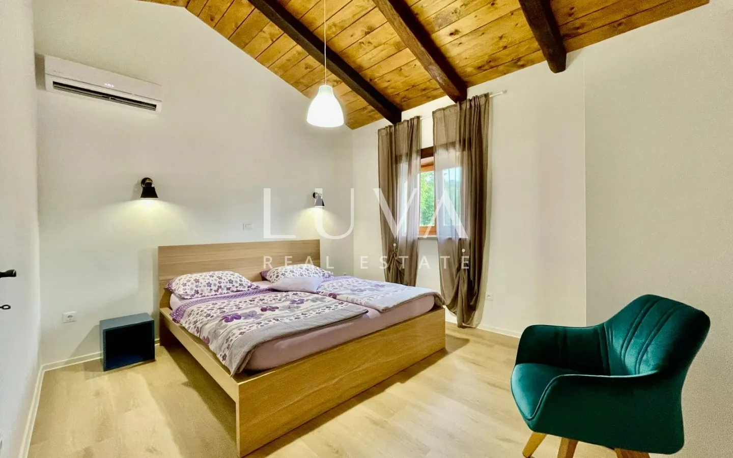 Istra, Pazin, kuća s bazenom za najam