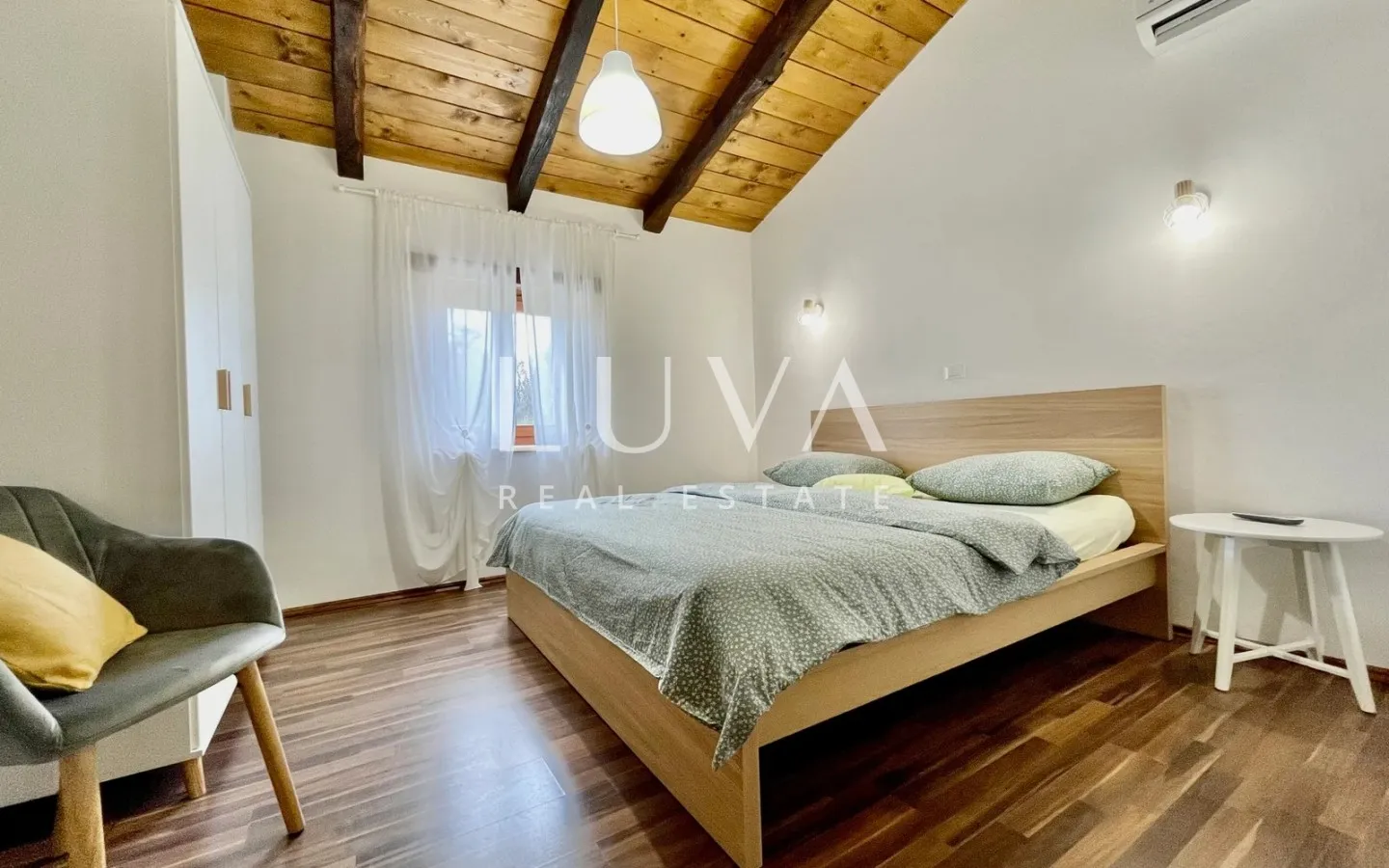 Istra, Pazin, kuća s bazenom za najam