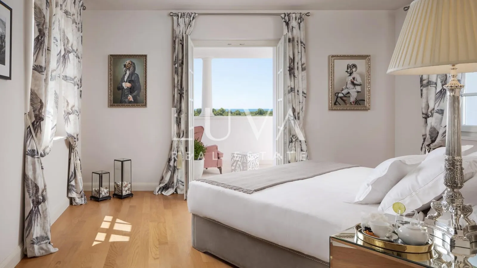Istra, Poreč, luksuzna vila s bazenom, 320 m2 na prodaju