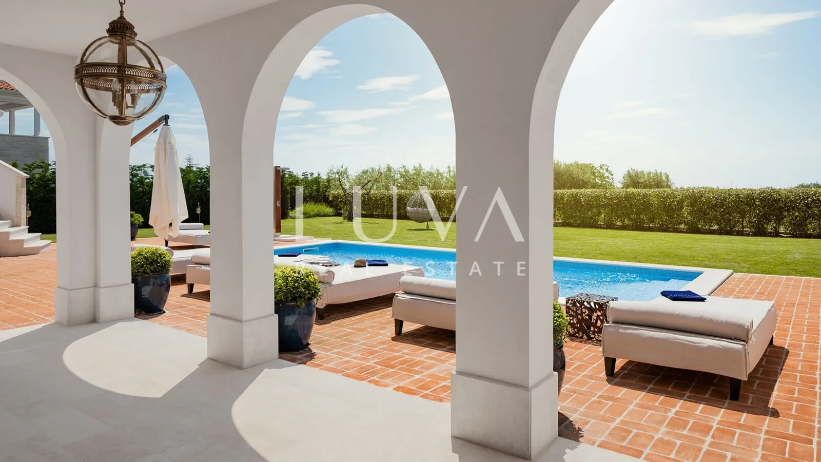 Istra, Poreč, luksuzna vila s bazenom, 405 m2 na prodaju