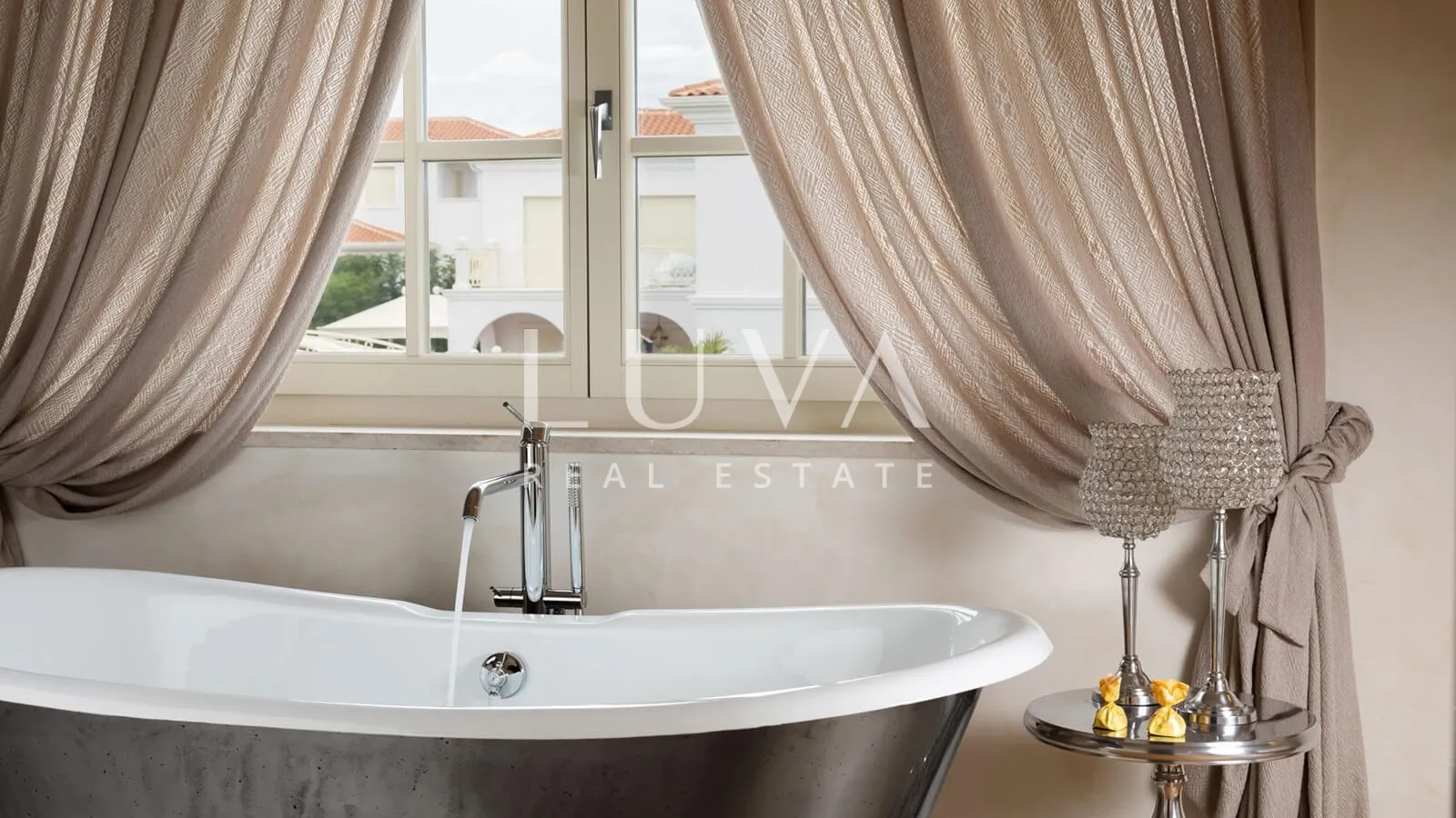 Istra, Poreč, luksuzna vila s bazenom, 405 m2 na prodaju