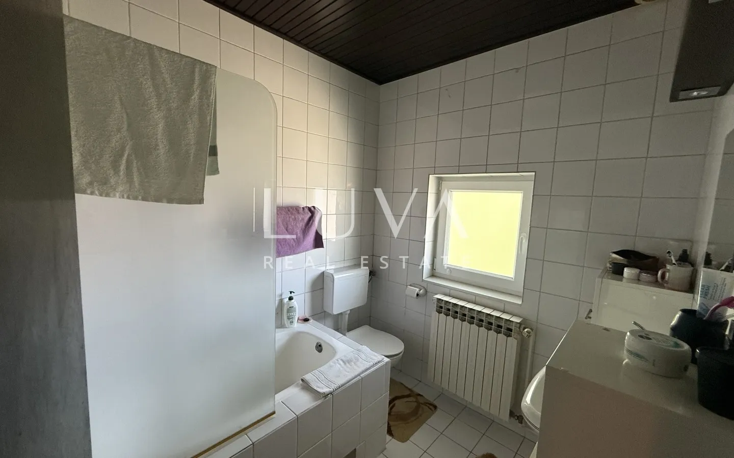 Zagreb, Vrapče, obiteljska kuća s garažom, NKP 264 m²