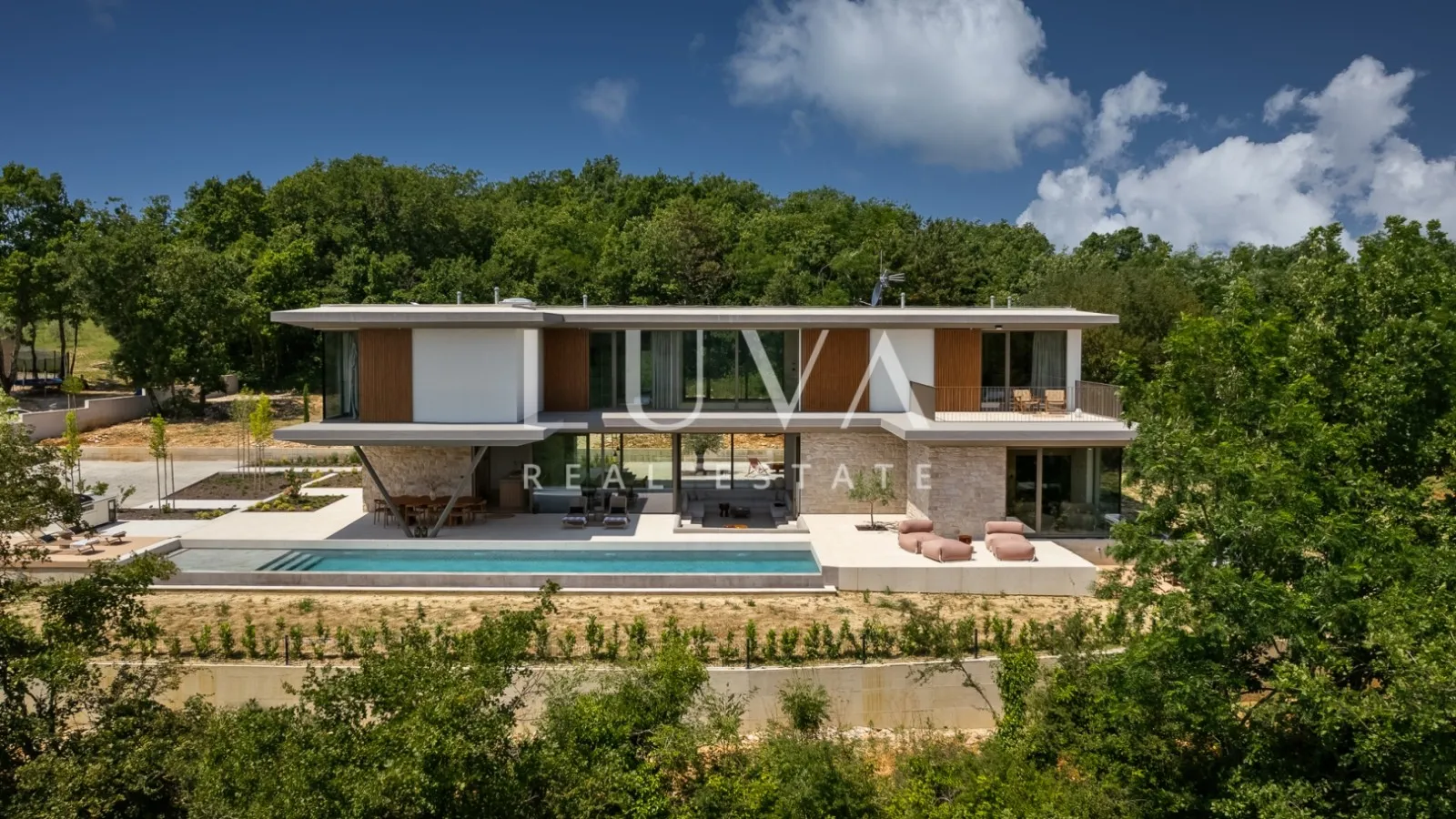 Istra, Pazin, luksuzna dizajnerska vila 360 m2, prodaja