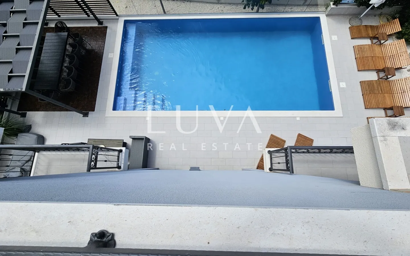 Solin, Koprivno, villa s bazenom, ljetnom kuhinjom na prodaju