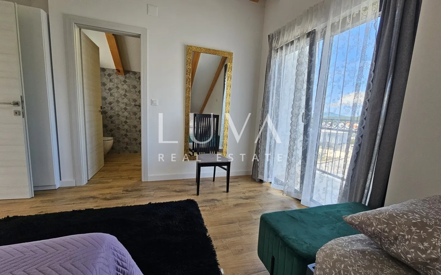 Solin, Koprivno, villa s bazenom, ljetnom kuhinjom na prodaju