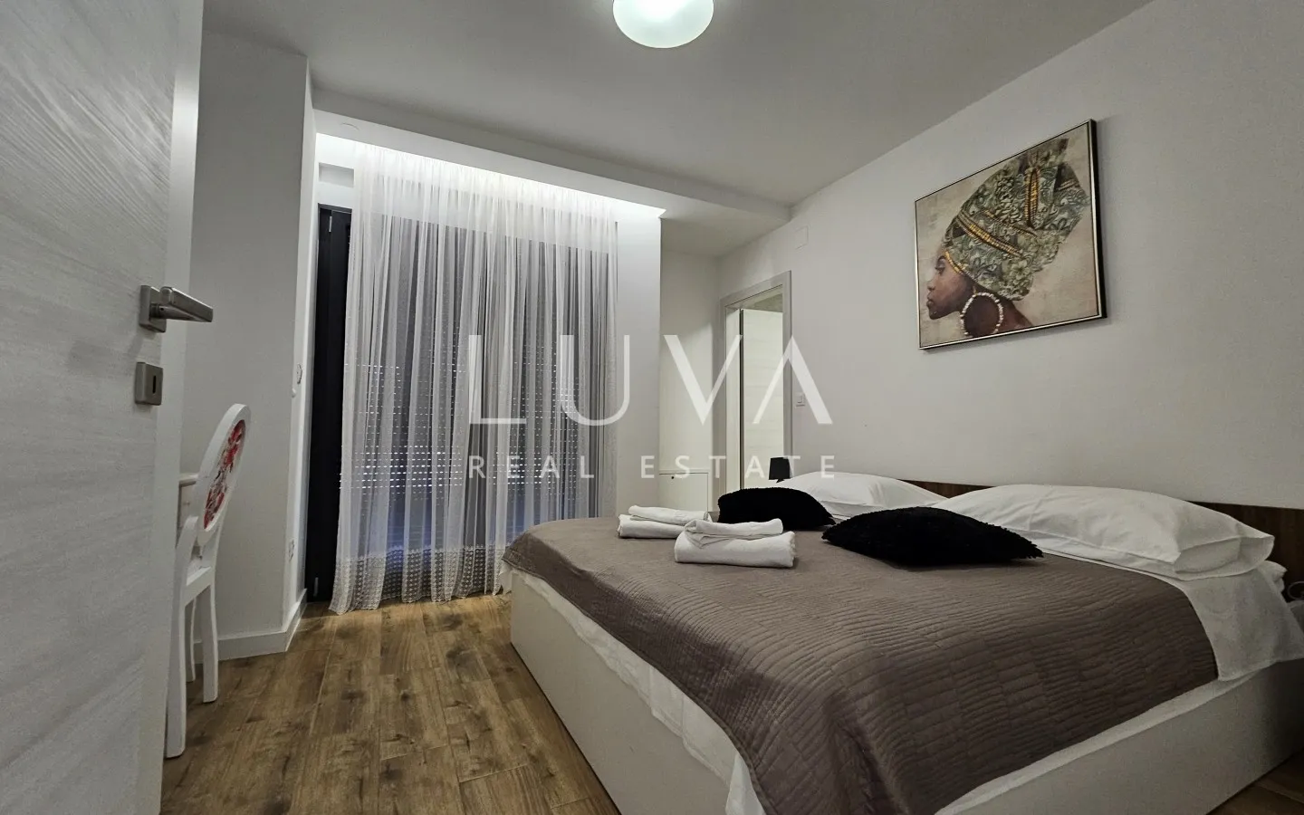 Solin, Koprivno, villa s bazenom, ljetnom kuhinjom na prodaju