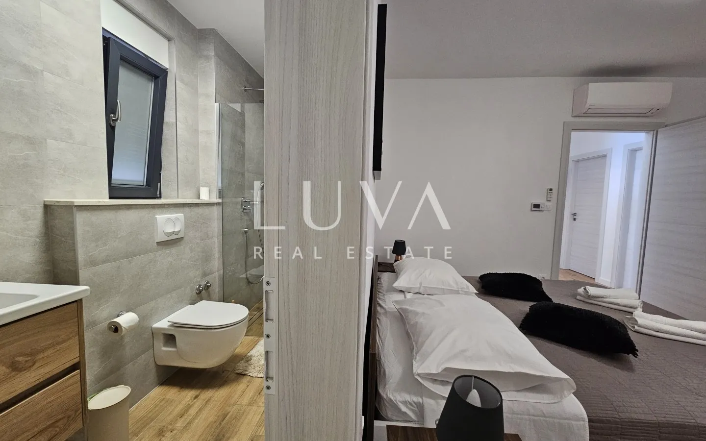 Solin, Koprivno, villa s bazenom, ljetnom kuhinjom na prodaju