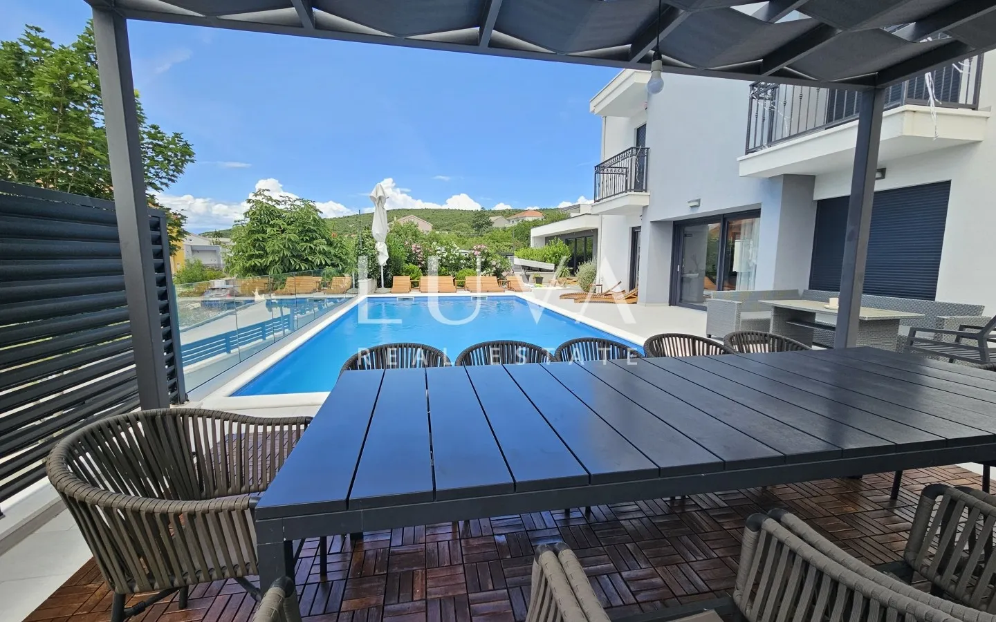 Solin, Koprivno, villa s bazenom, ljetnom kuhinjom na prodaju