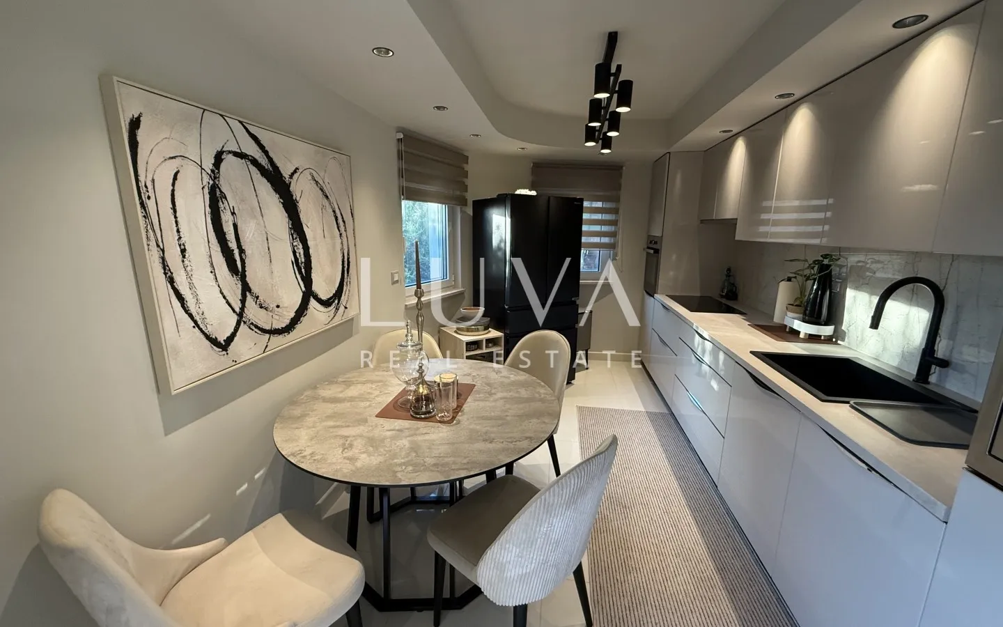 Istria, Novigrad, modern 4 room apartment 73m2 with Garden and Tavern