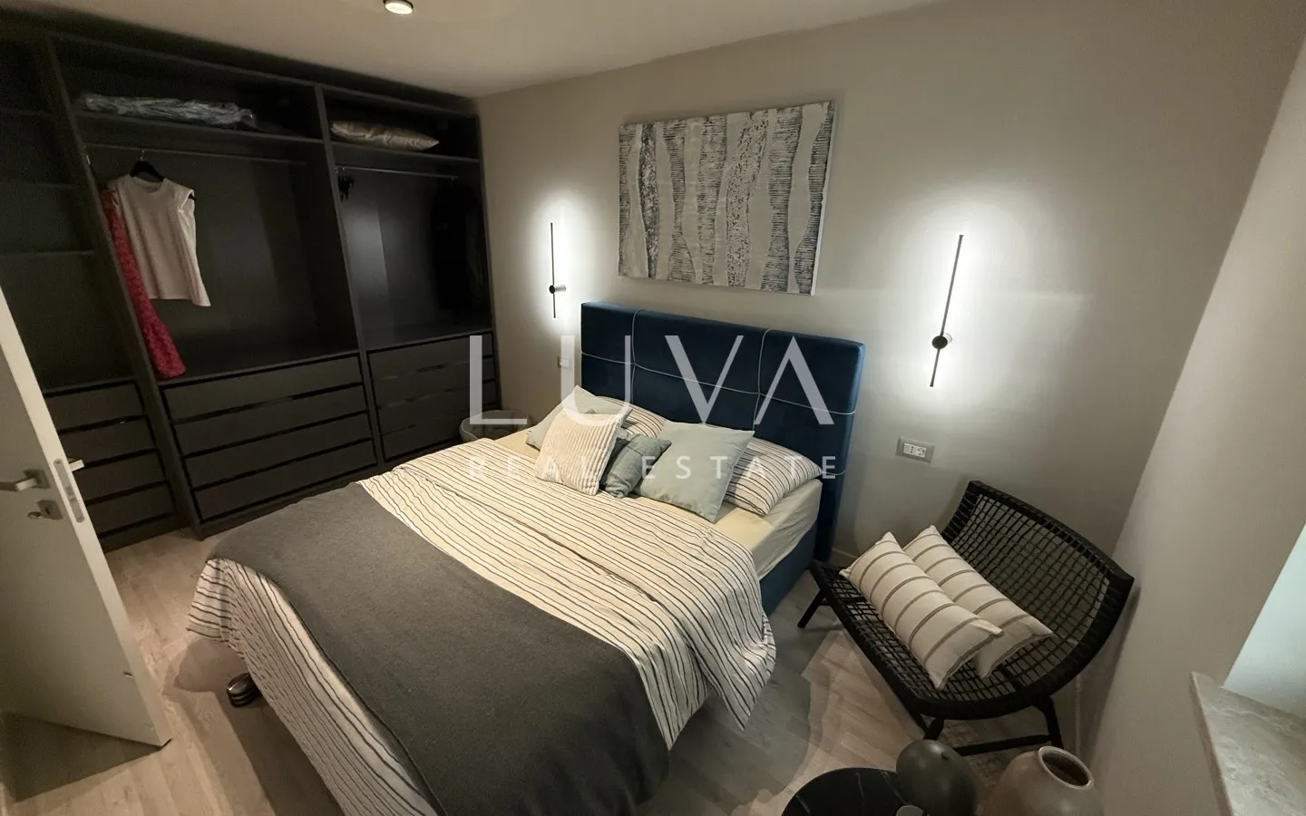 Istria, Novigrad, modern 4 room apartment 73m2 with Garden and Tavern