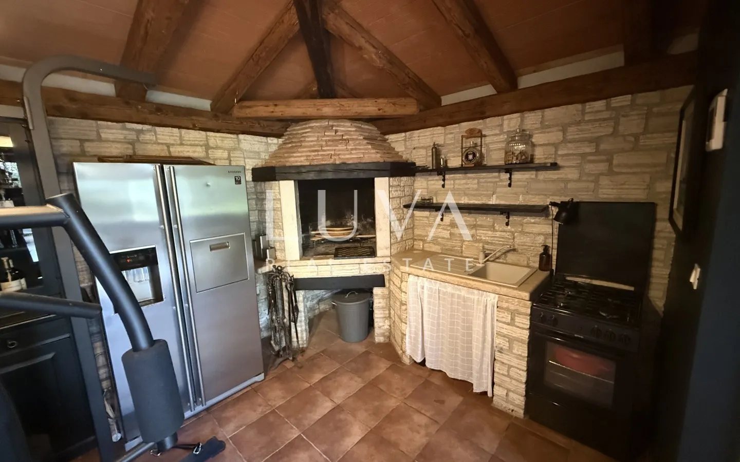 Istria, Novigrad, modern 4 room apartment 73m2 with Garden and Tavern