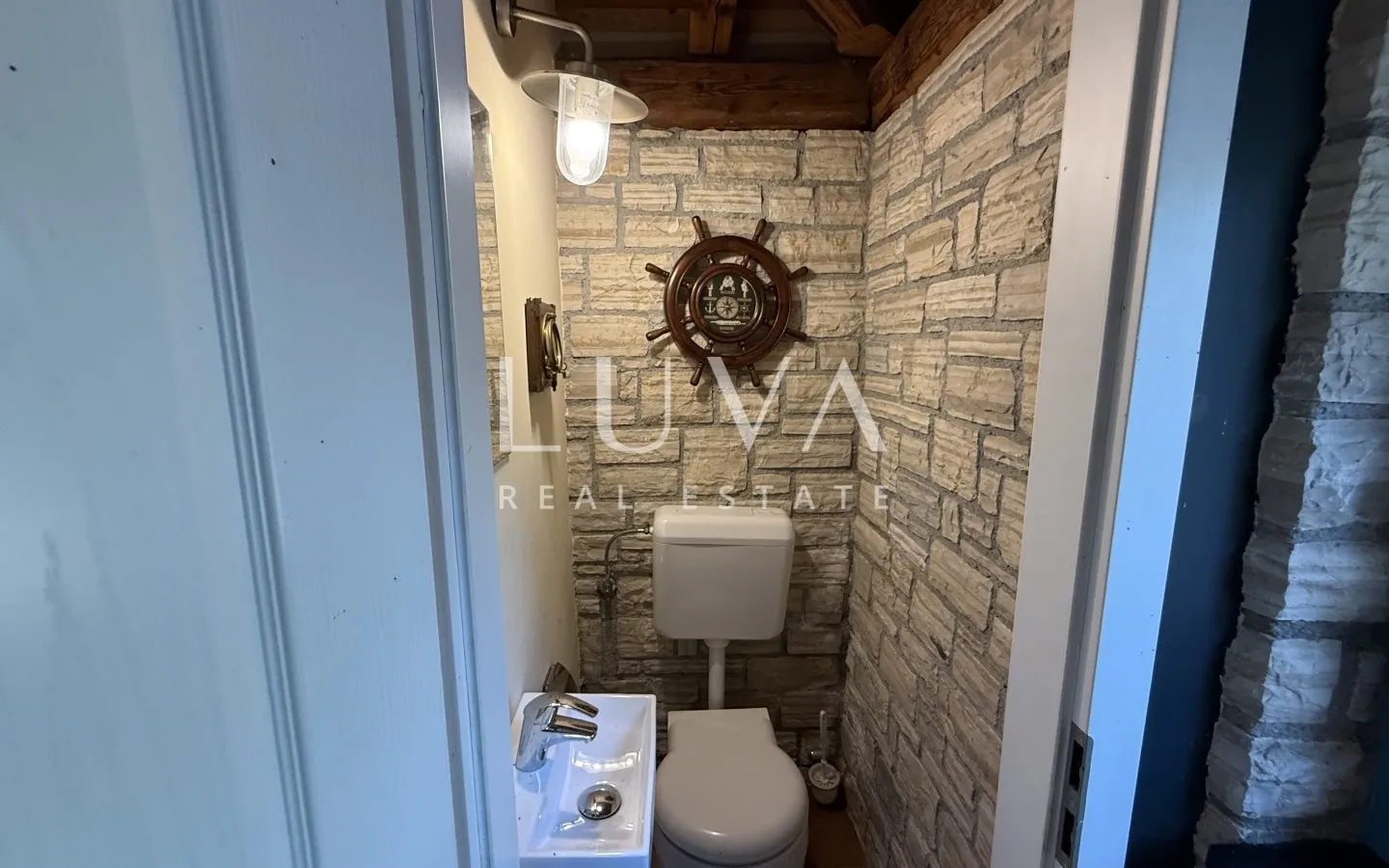 Istria, Novigrad, modern 4 room apartment 73m2 with Garden and Tavern