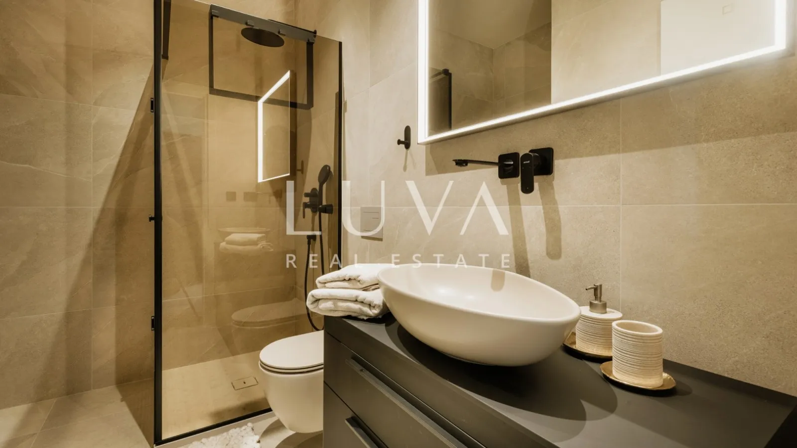 Istria, Poreč, modern house with heated pool, NKP 127 m²