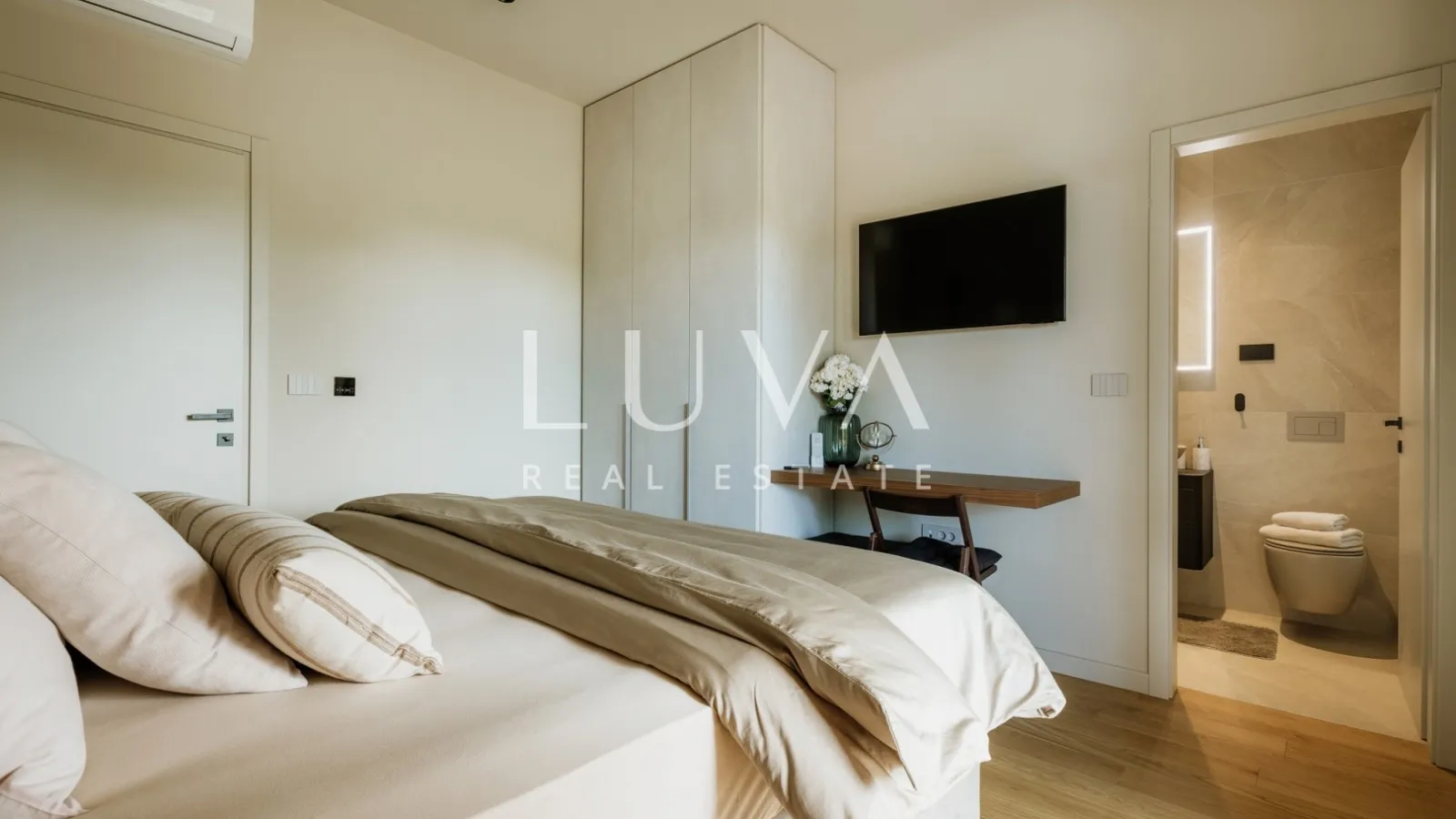 Istria, Poreč, modern house with heated pool, NKP 127 m²