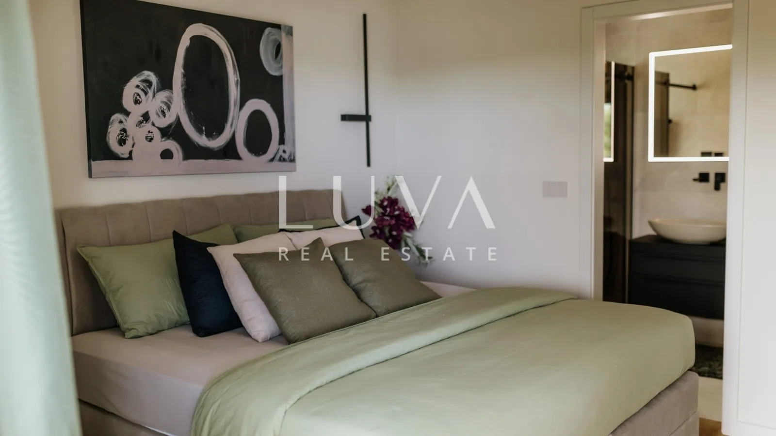 Istria, Poreč, modern house with heated pool, NKP 127 m²