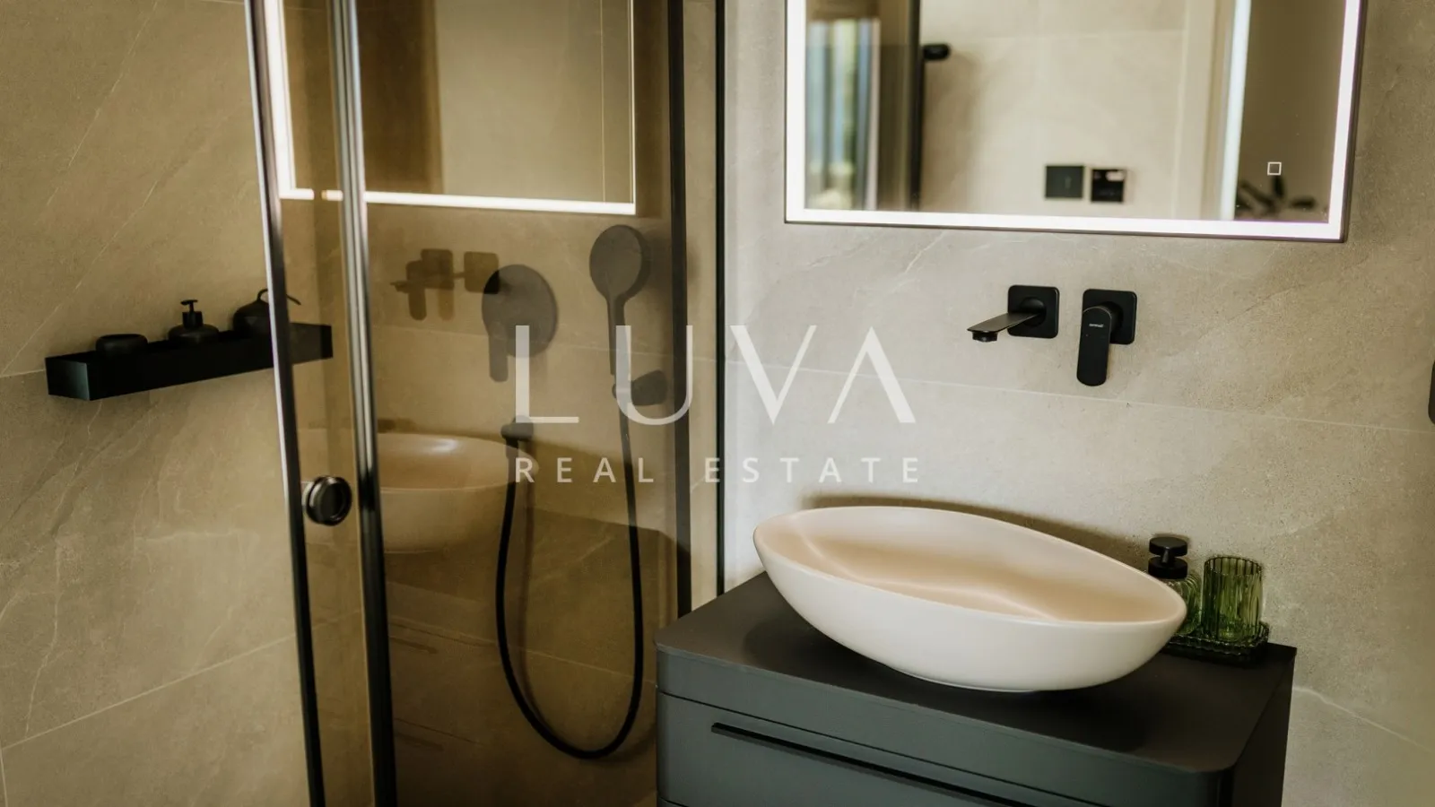 Istria, Poreč, modern house with heated pool, NKP 127 m²