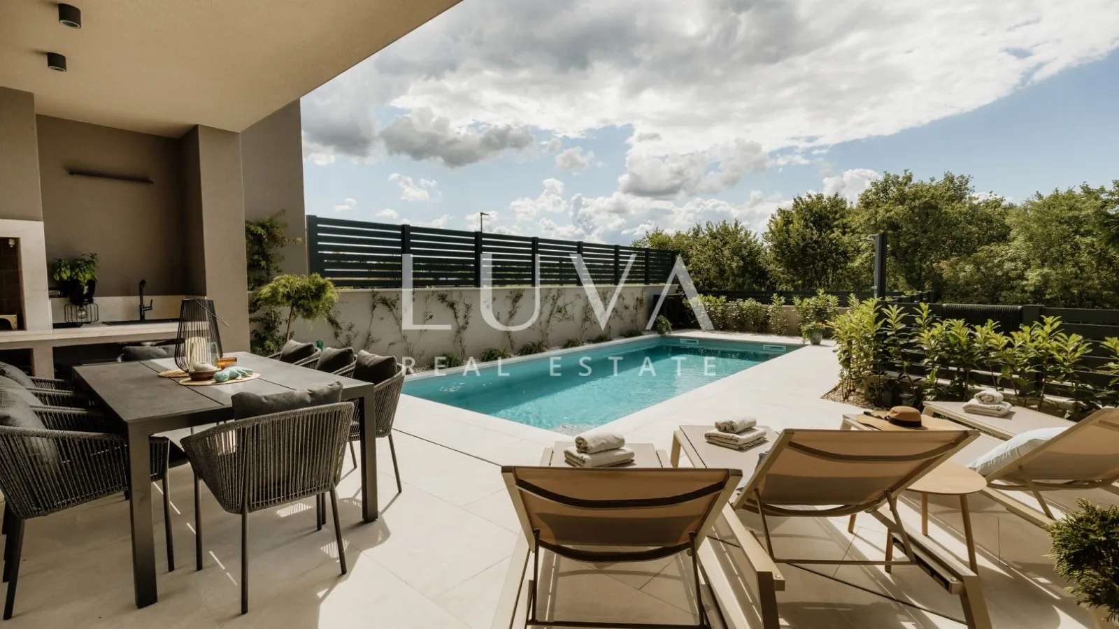 Istria, Poreč, modern house with heated pool, NKP 127 m²