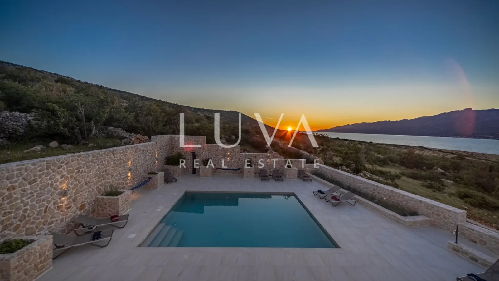 Zadar, Vinjerac, luxury villa 683 m2 with pool by the sea for sale