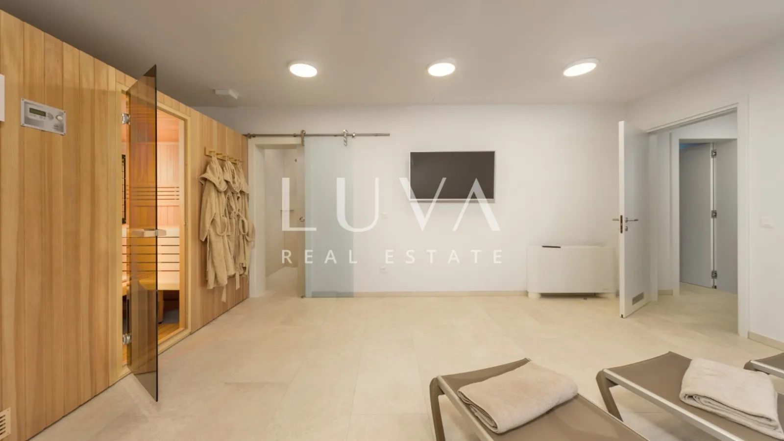 Zadar, Vinjerac, luxury villa 683 m2 with pool by the sea for sale