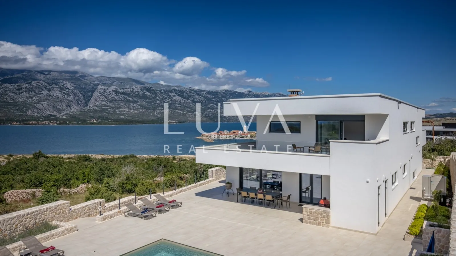 Zadar, Vinjerac, luxury villa 683 m2 with pool by the sea for sale