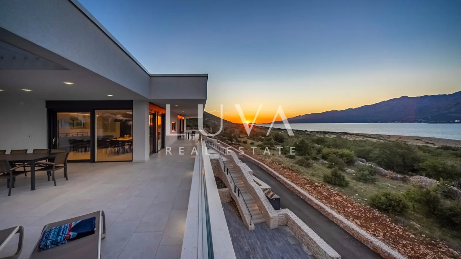Zadar, Vinjerac, luxury villa 683 m2 with pool by the sea for sale