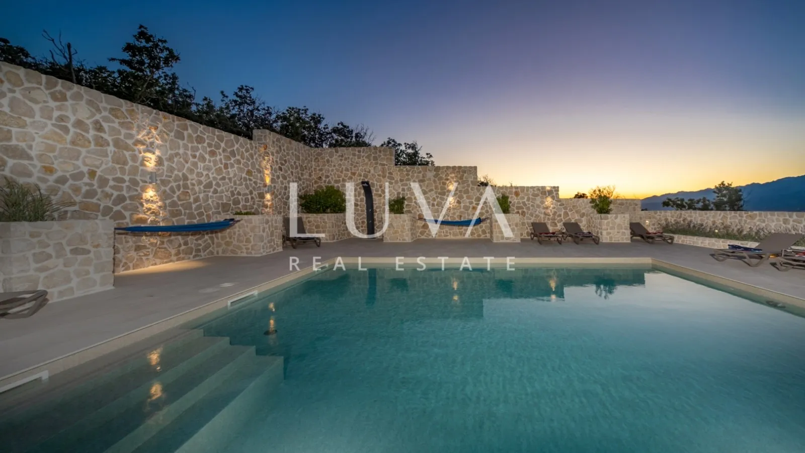 Zadar, Vinjerac, luxury villa 683 m2 with pool by the sea for sale