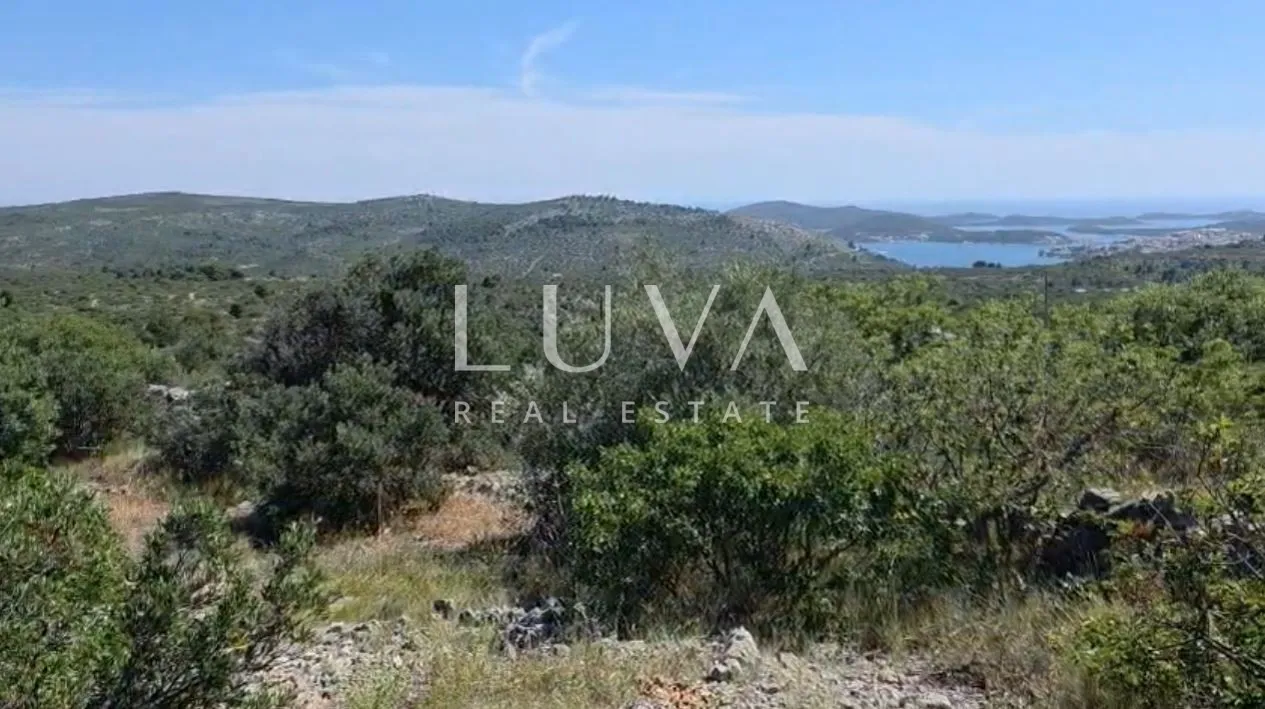 Rogoznica, Jarebinjak, building plot of 510 m² with an open sea view