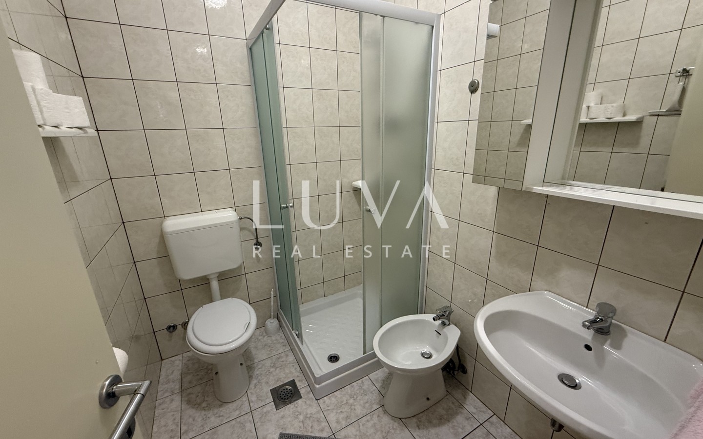 Istrien, Poreč, Haus mit Wohnungen und Schwimmbad, 398 m²