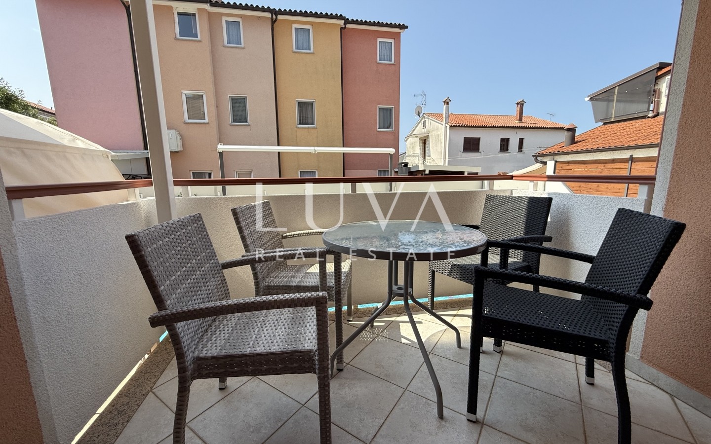 Istrien, Poreč, Haus mit Wohnungen und Schwimmbad, 398 m²