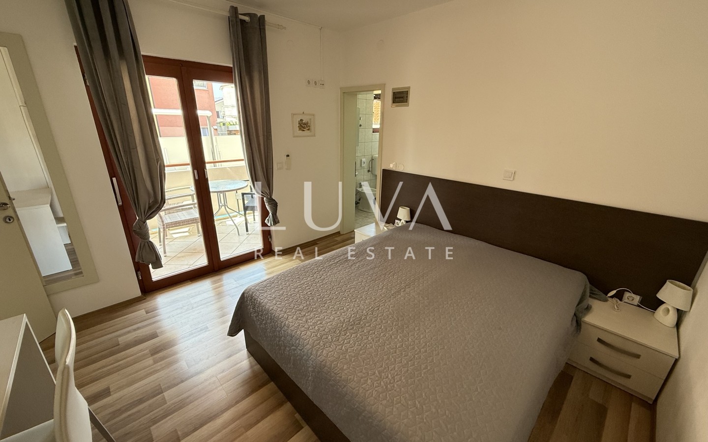 Istrien, Poreč, Haus mit Wohnungen und Schwimmbad, 398 m²