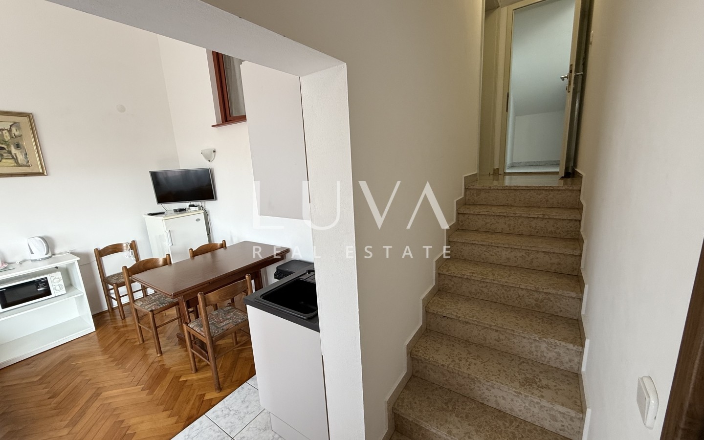 Istrien, Poreč, Haus mit Wohnungen und Schwimmbad, 398 m²
