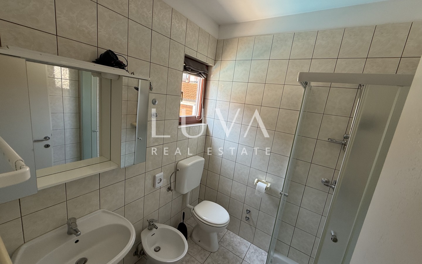 Istrien, Poreč, Haus mit Wohnungen und Schwimmbad, 398 m²
