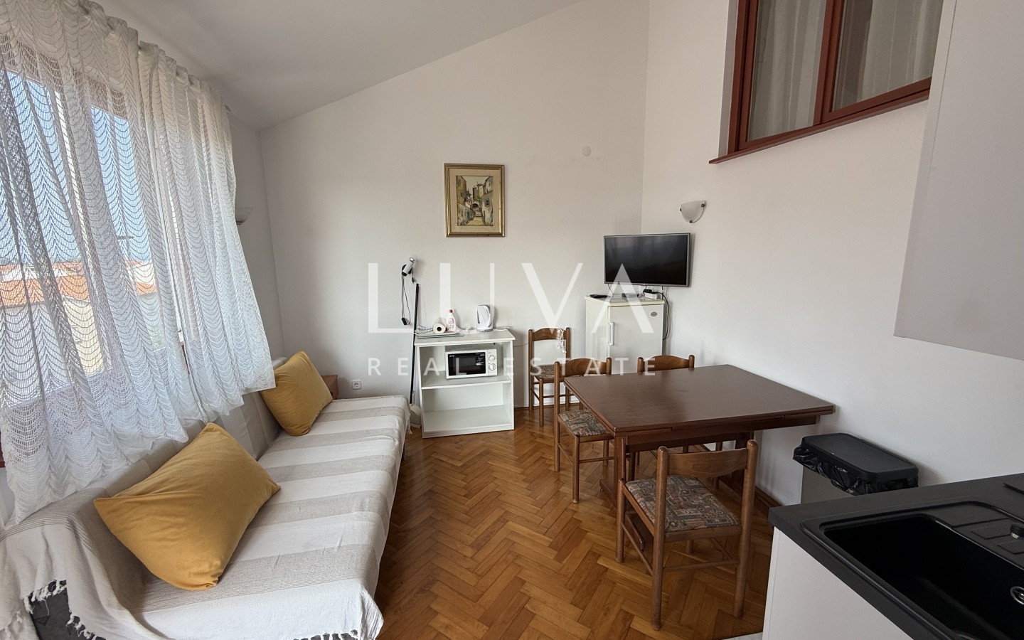 Istrien, Poreč, Haus mit Wohnungen und Schwimmbad, 398 m²