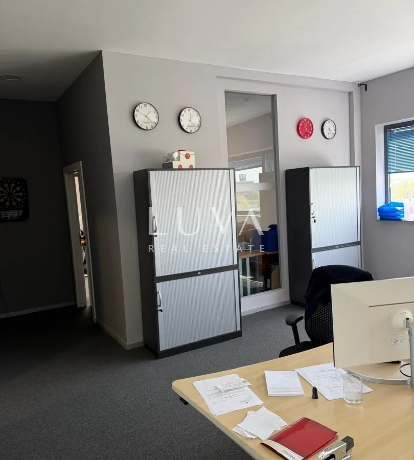 Zagreb, Slavonska Avenija, office space 130m2, rent