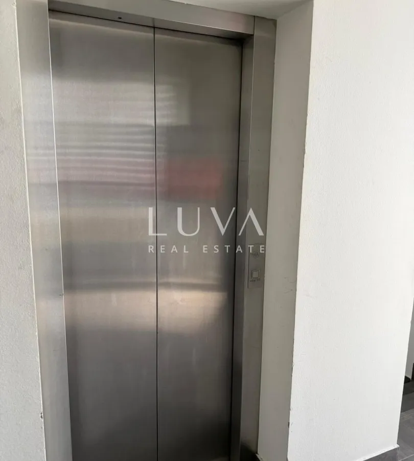 Zagreb, Slavonska Avenija, office space 130m2, rent