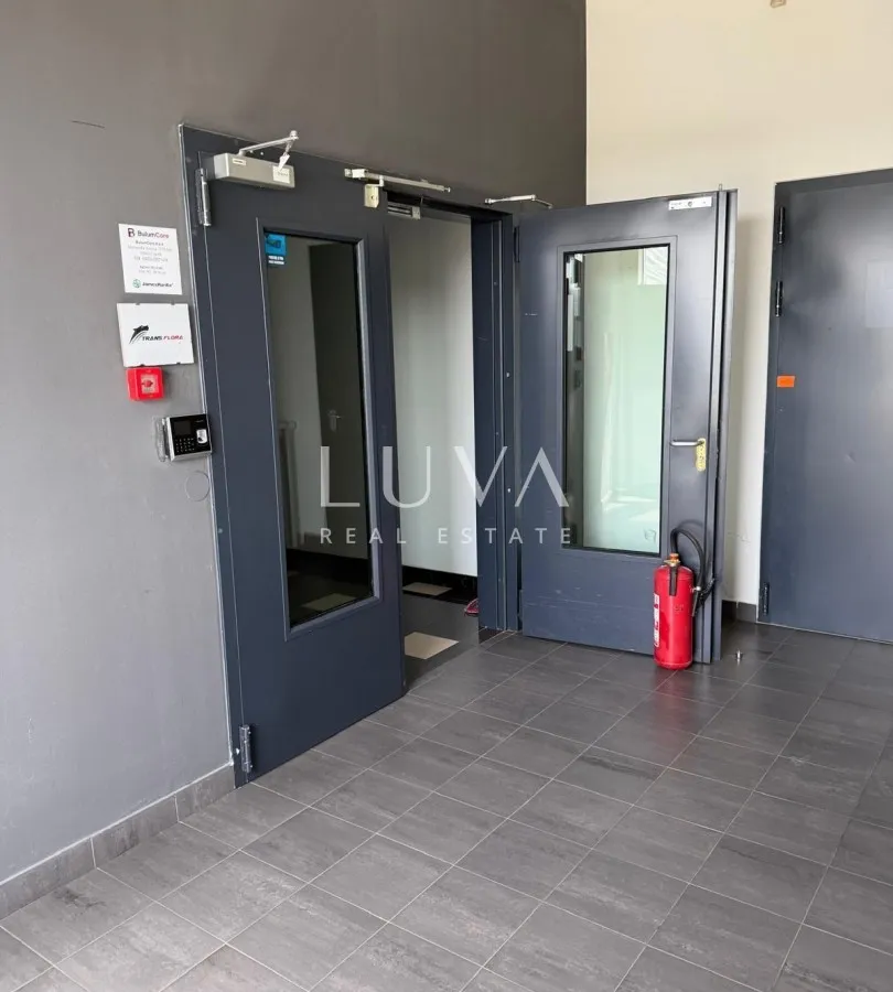 Zagreb, Slavonska Avenija, office space 130m2, rent