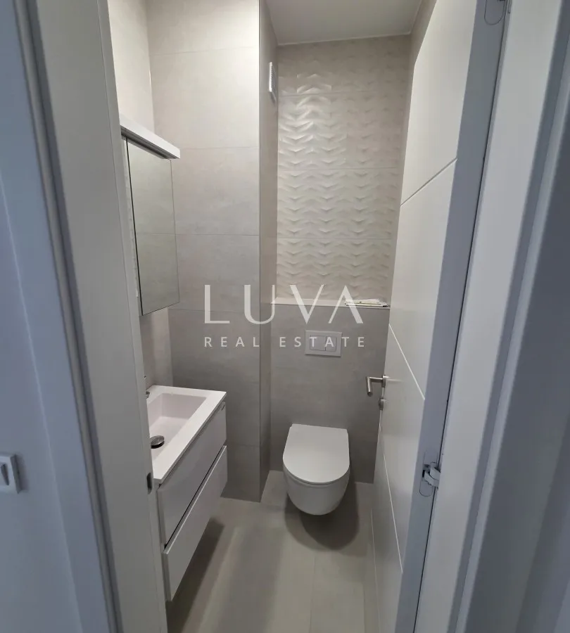 Novalja, moderne Neubauwohnung, S1, NKP 74 m²