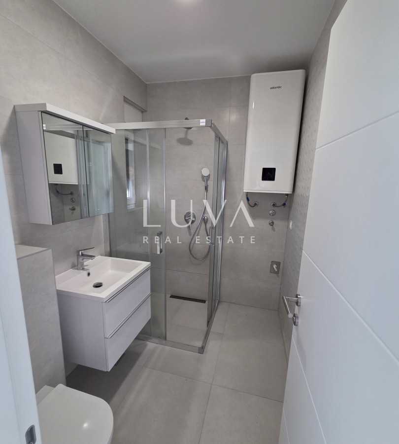 Novalja, modern new build apartment, S1, NKP 74 m²