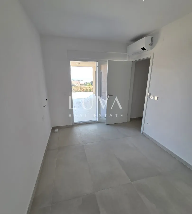 Novalja, moderne Neubauwohnung, A1, NKP 73 m²