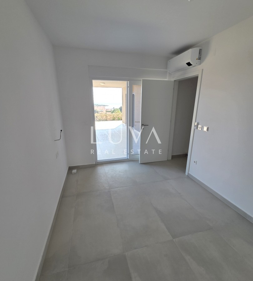 Novalja, modern new build apartment, A1, NKP 73 m²