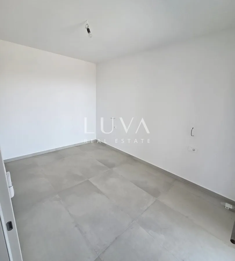 Novalja, moderne Neubauwohnung, A1, NKP 73 m²