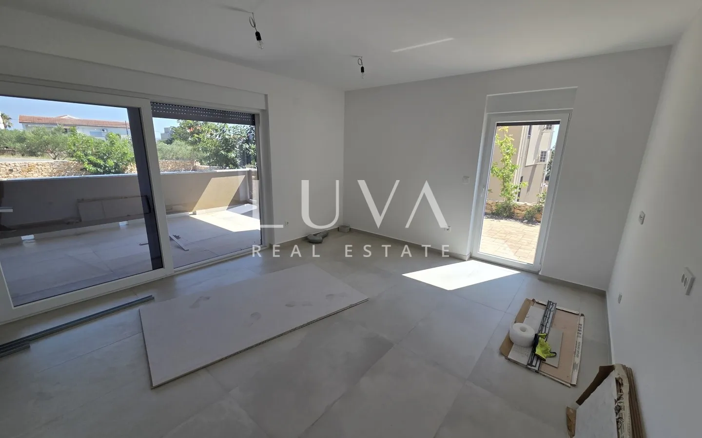 Novalja, modern new build apartment, A1/Z1, NKP 79 m²