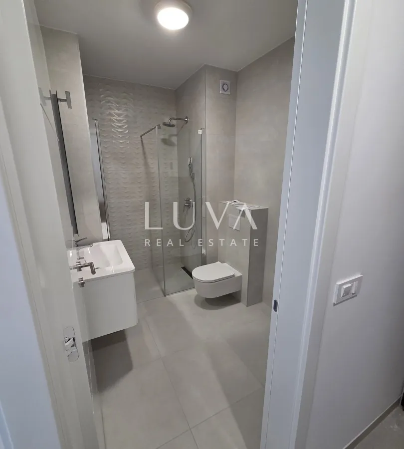 Novalja, modern new build apartment, A1/Z1, NKP 79 m²
