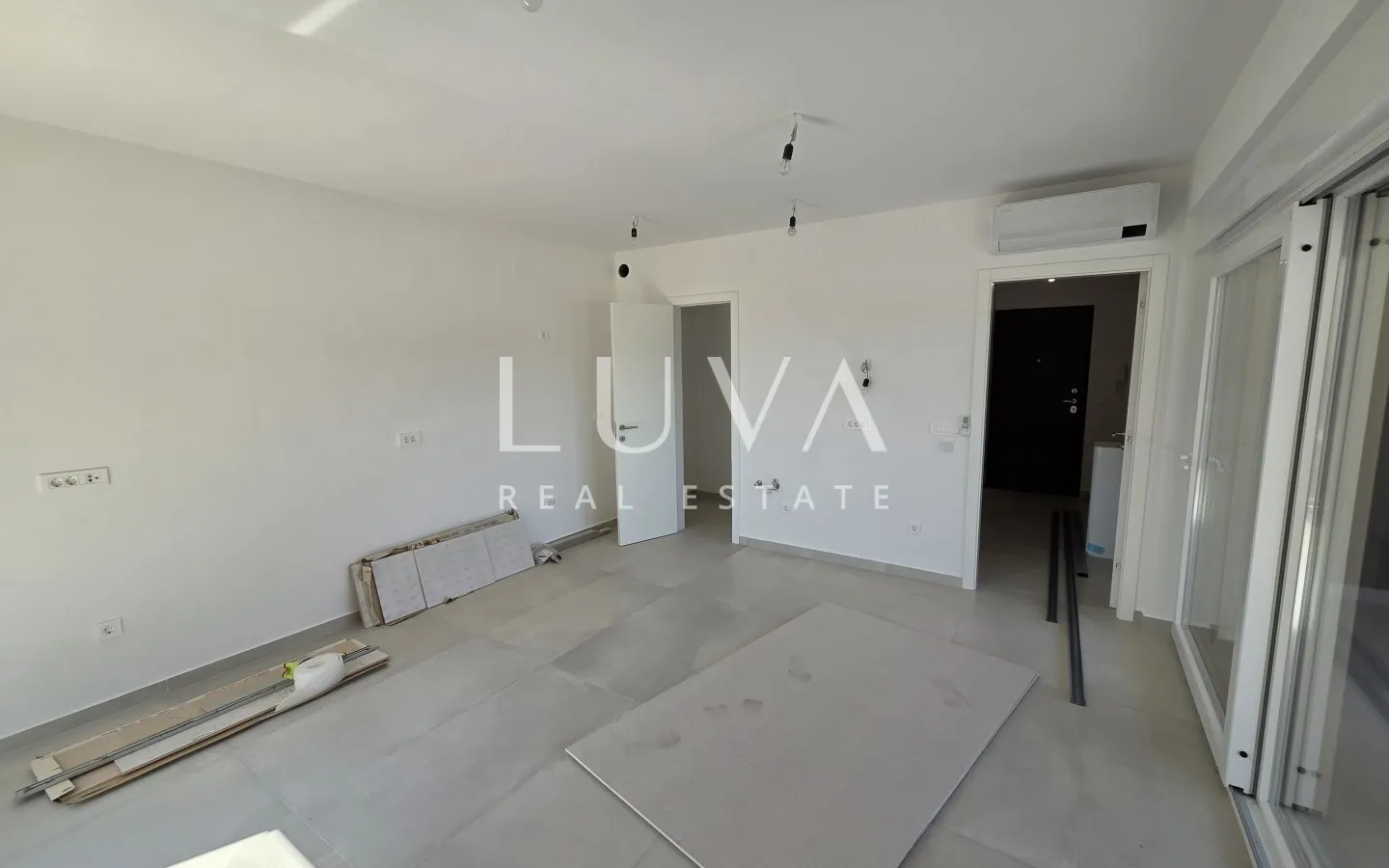 Novalja, modern new build apartment, A1/Z1, NKP 79 m²