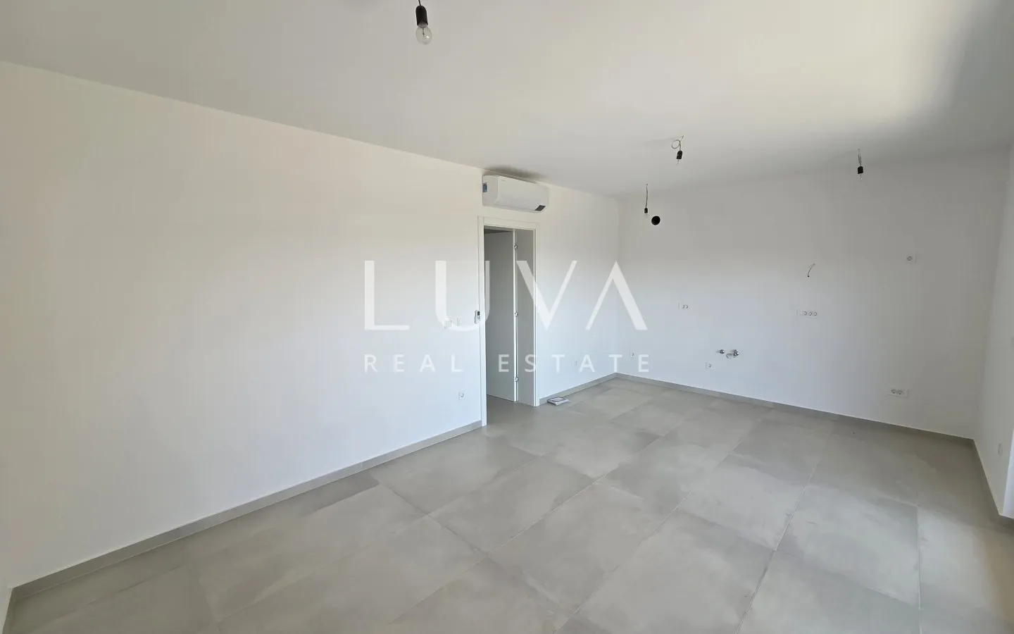 Novalja, modern new build apartment, S2/Z1, NKP 76 m²