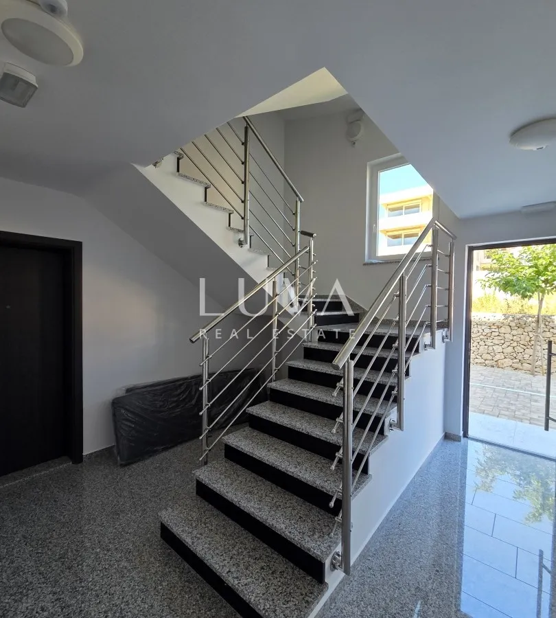 Novalja, modern new build apartment, S2/Z1, NKP 76 m²