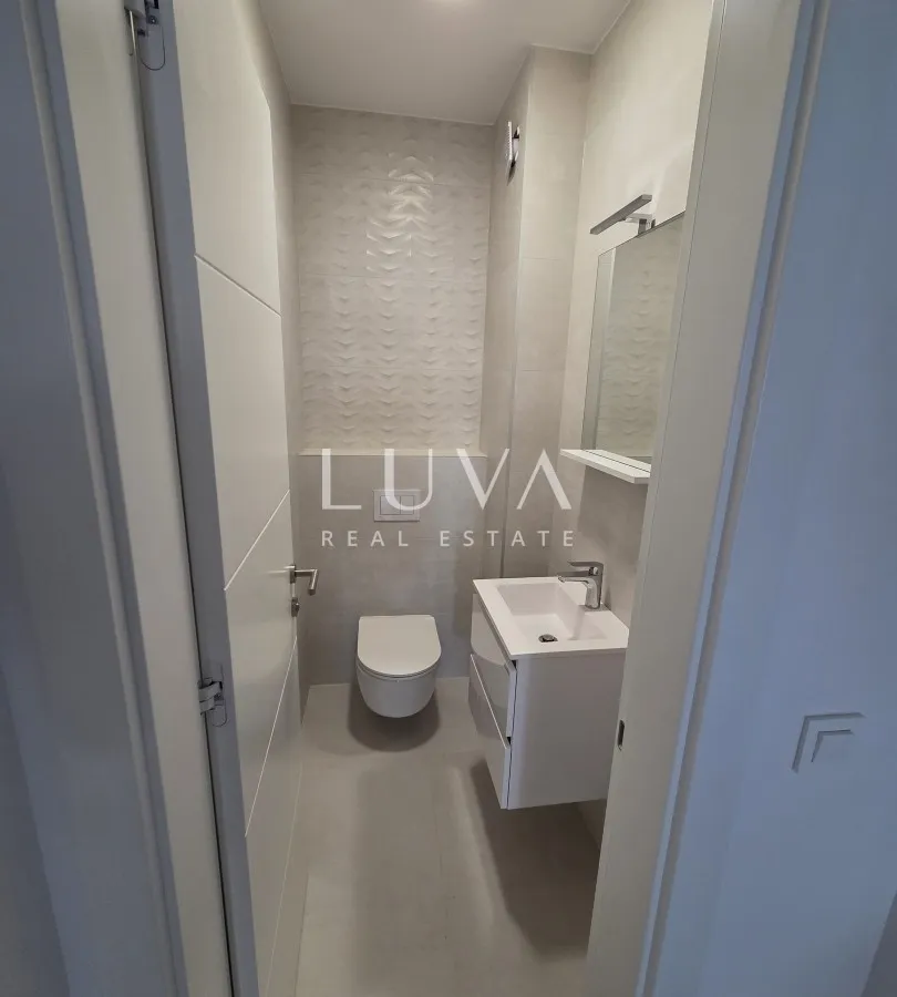 Novalja, modern new build apartment, A2/Z1, NKP 75 m²