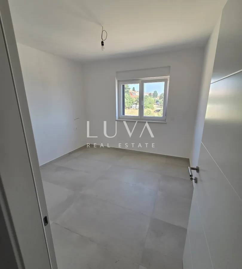 Novalja, modern new build apartment, A2/Z1, NKP 75 m²