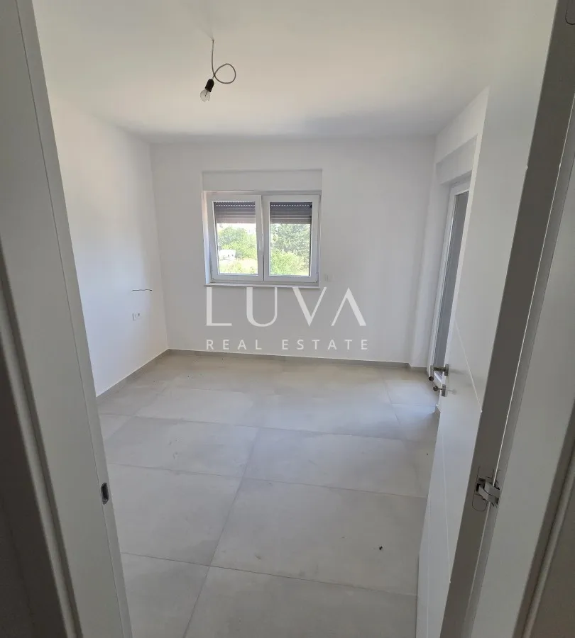 Novalja, modern new build apartment, A2/Z1, NKP 75 m²