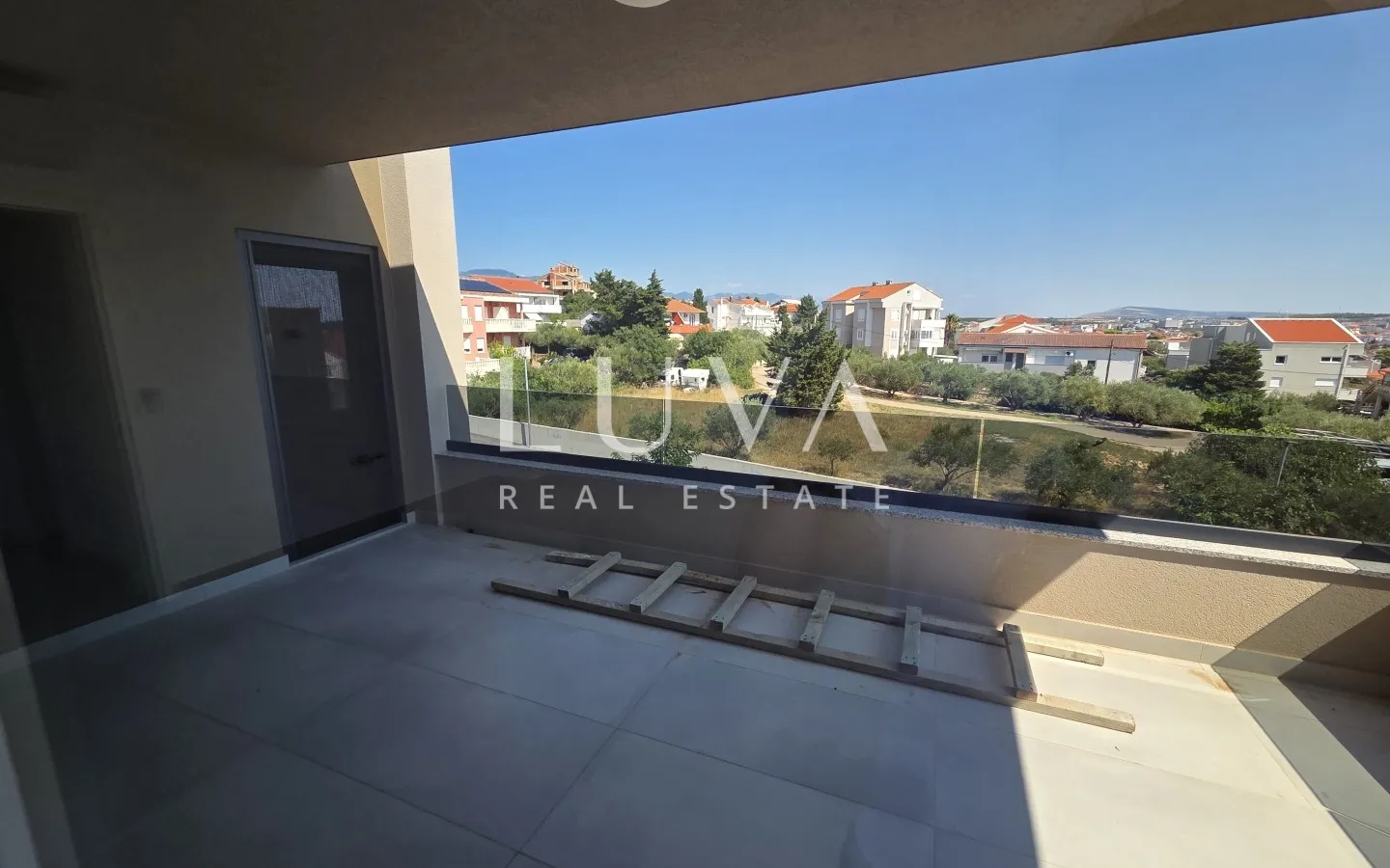 Novalja, modern new build apartment, A3/Z1, NKP 75 m²